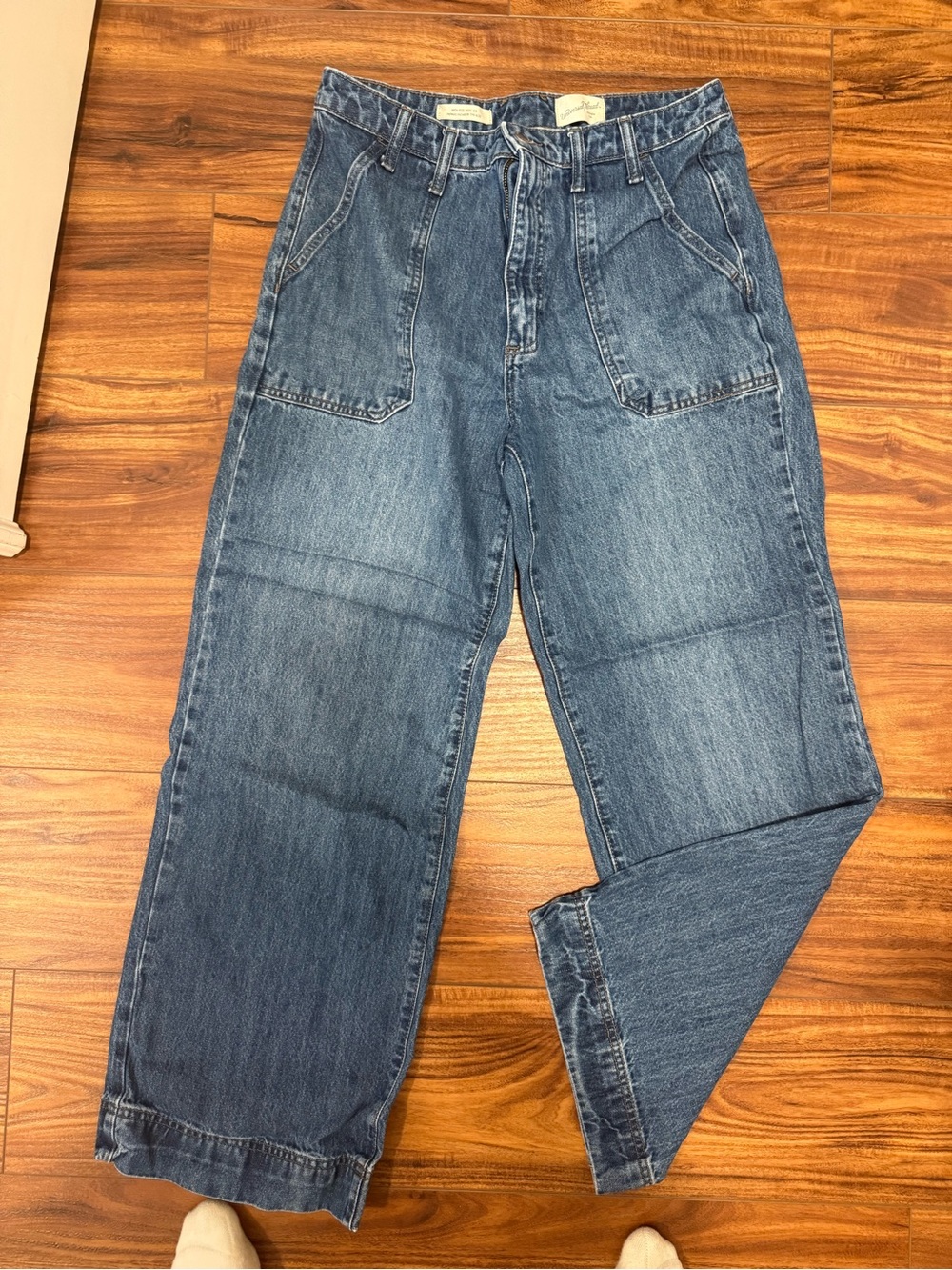 Universal Thread High-Waist Wide Leg Jeans in 10/30